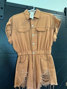 Impressions Button-Front Ripped Jean Romper in Rust Color Size Medium NWT